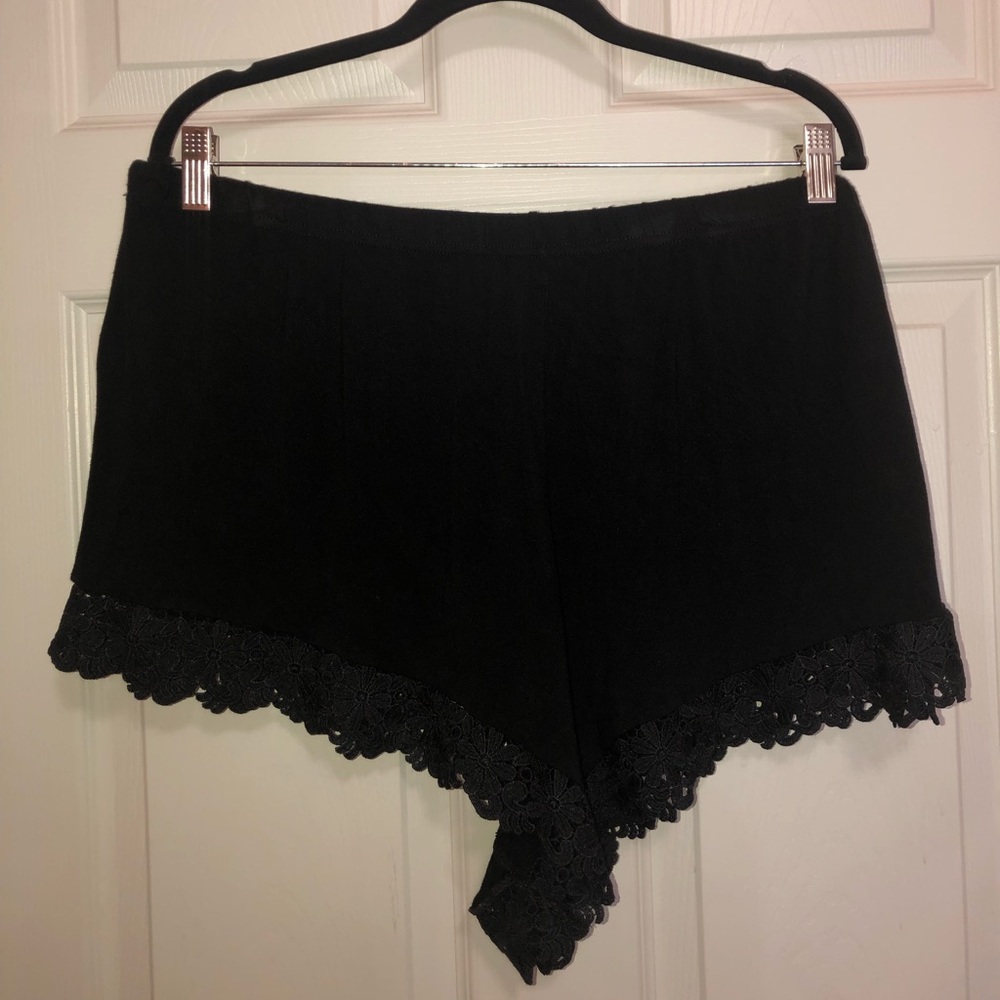 Lace trim Flowy shorts